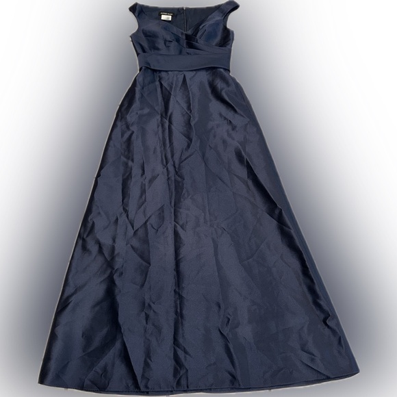 NWOT Alfred Sung Midnight Off the Shoulder Satin Gown Navy D11S 8 R - Picture 3 of 5